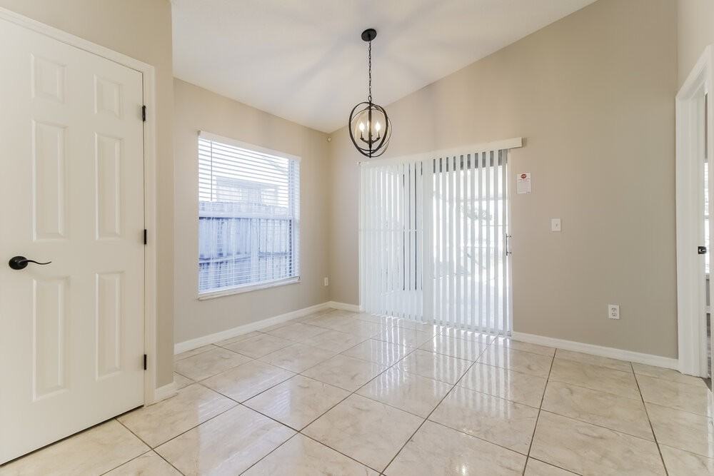 1149 Whitewood Way - Photo 6 of 16