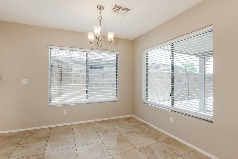 2255 E Parkside Ln - Photo 7 of 17