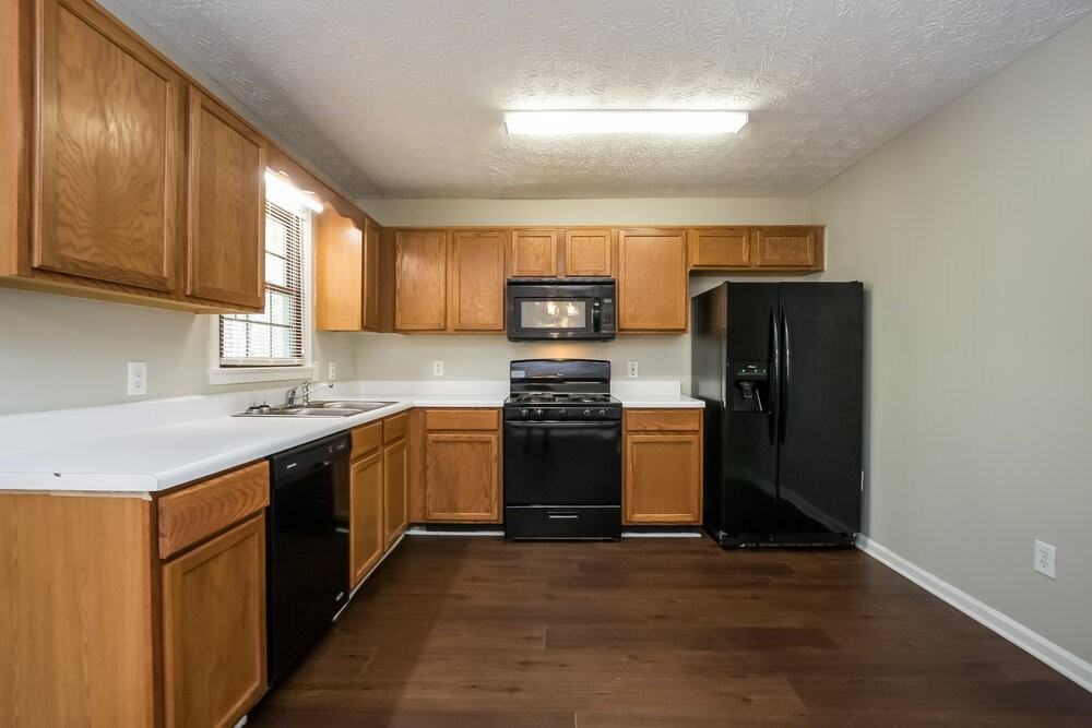 187 Sherwood Forest Dr - Photo 6 of 15