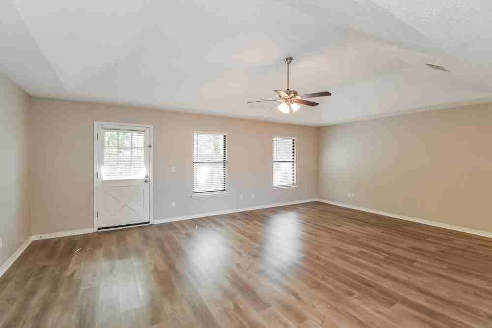 2098 Allison Ct - Photo 4 of 16