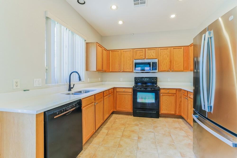 125 N 22nd Pl #117 - Photo 7 of 20