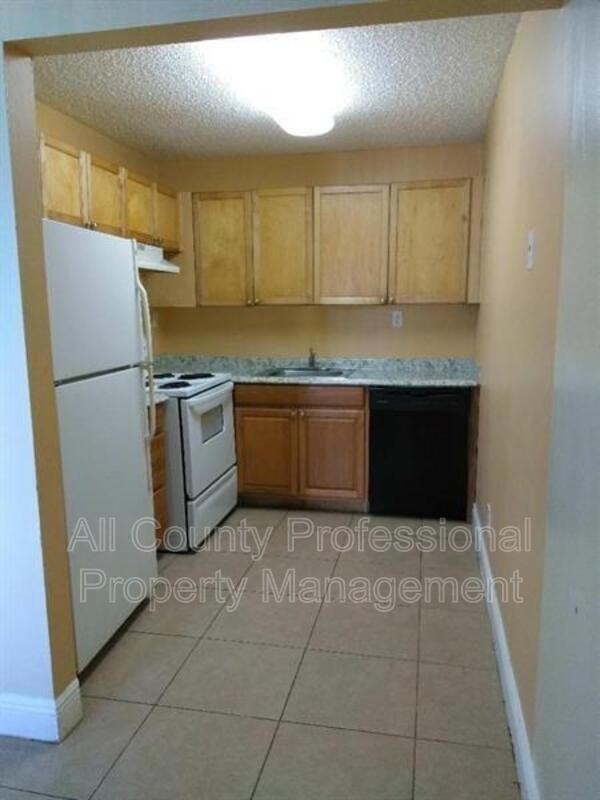 1205 Meadows Cir - Photo 2 of 3