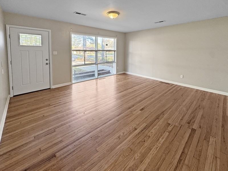 1707 Buena Vista Cir Se - Photo 2 of 15