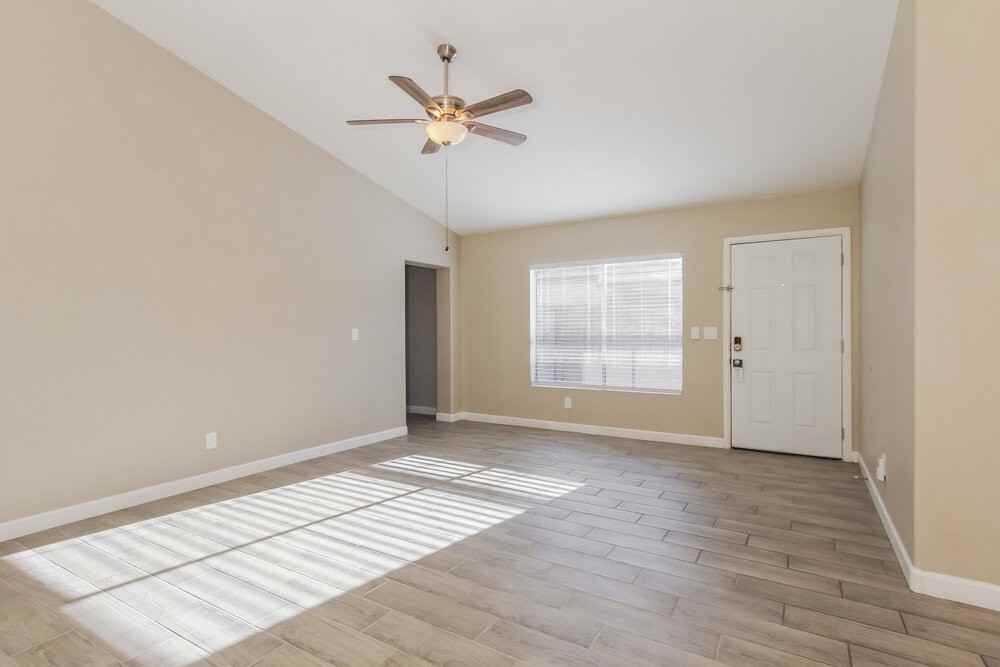 10856 W Ruth Ave - Photo 5 of 16