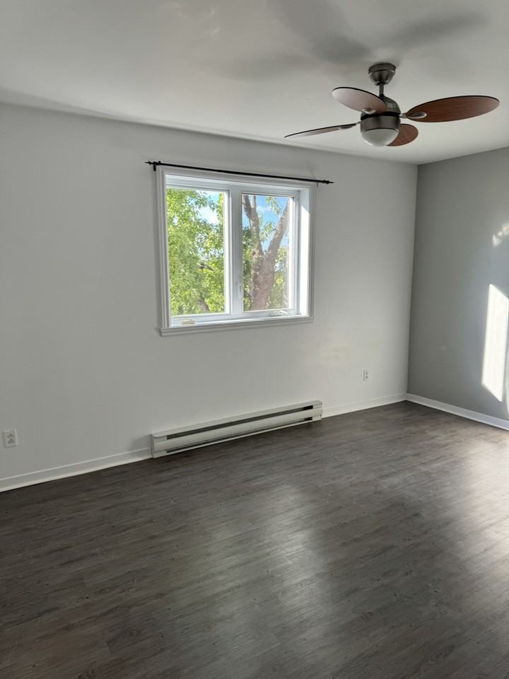 2375 Rue Henri-Cyr - Photo 3 of 11