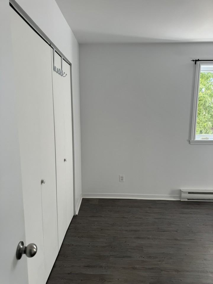2375 Rue Henri-Cyr - Photo 5 of 11