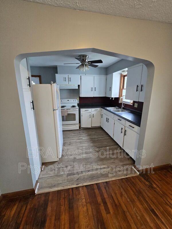 607 Larcomb Ave - Photo 6 of 21