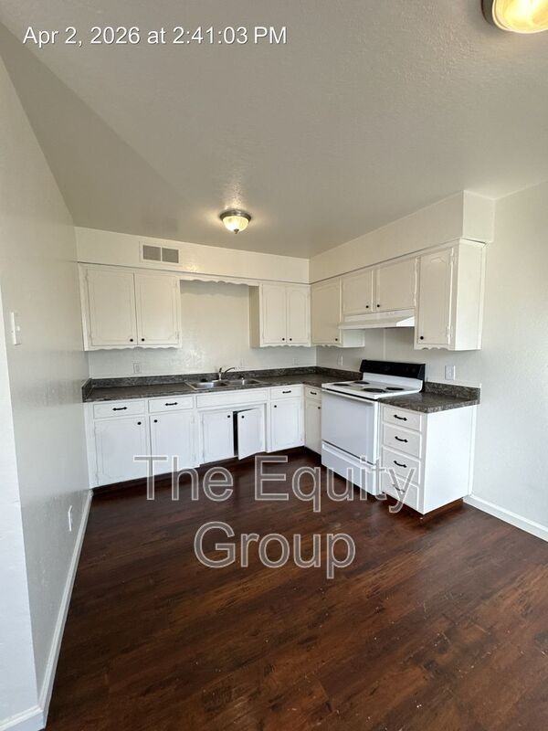 620 N Blackstone St #1 - Photo 6 of 12