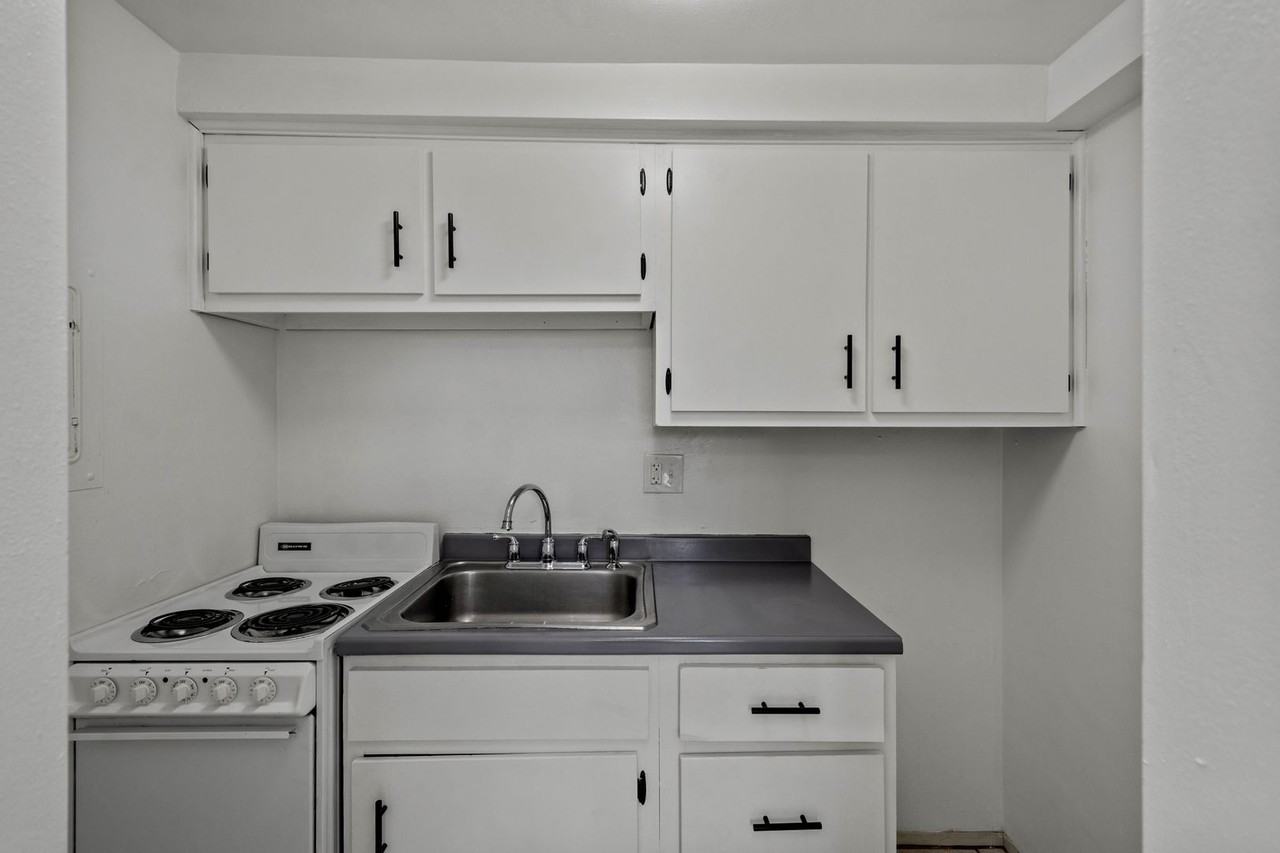 Penn Towers Apartments - Photo 2 of 19