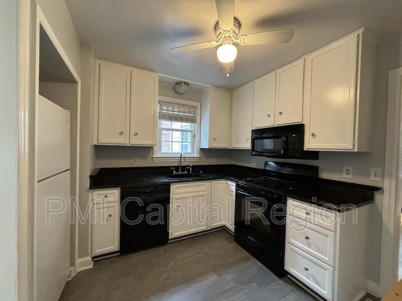 8901 Seneca Ln - Photo 3 of 24