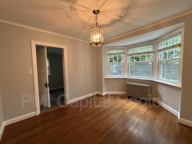 8901 Seneca Ln - Photo 6 of 24