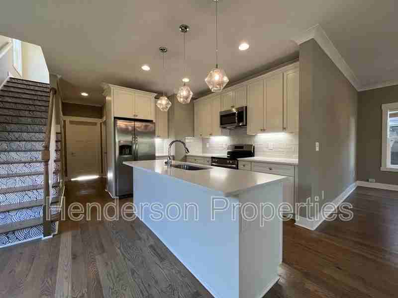 705 Baldwin Ave - Photo 2 of 33