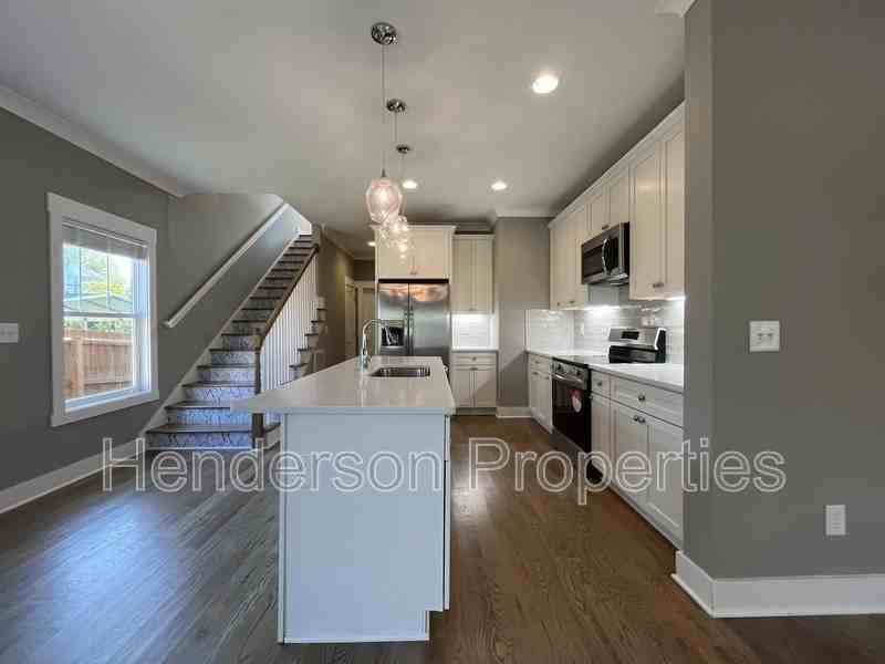 705 Baldwin Ave - Photo 3 of 33