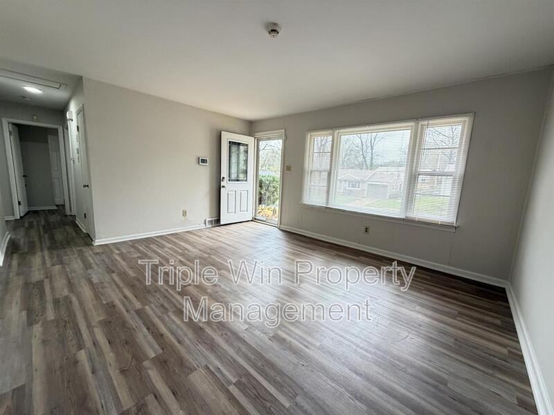 914 Hutton Pl - Photo 4 of 21