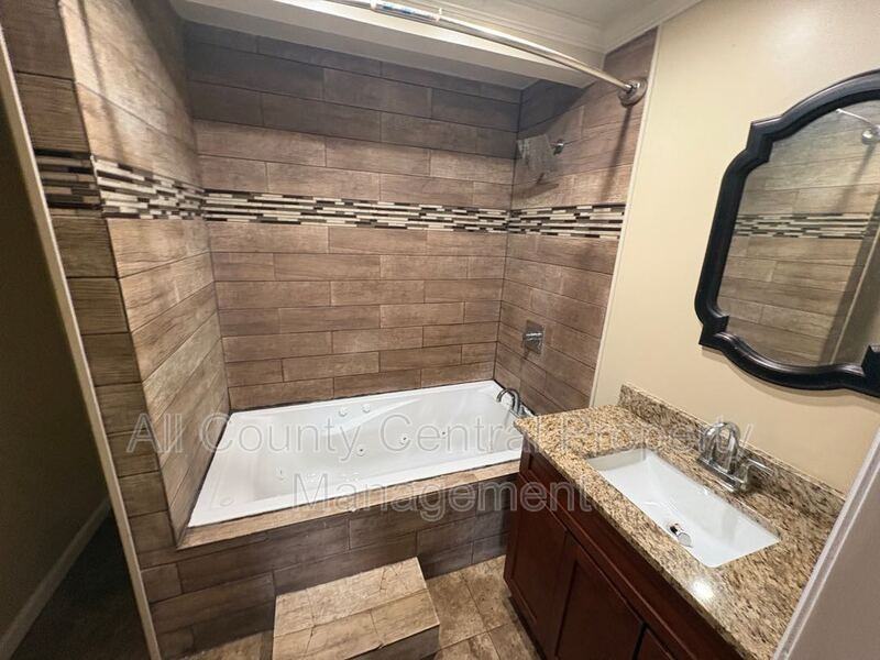 813 42nd Pl N - Photo 5 of 7