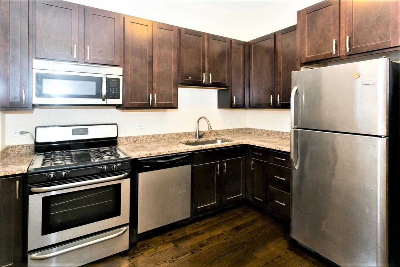 1758 W Montrose Ave #1 - Photo 2 of 17