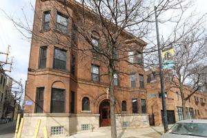 featured image of 1756 W Montrose Ave #1