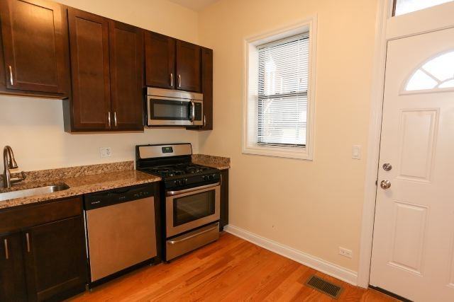 1756 W Montrose Ave #1 - Photo 3 of 21