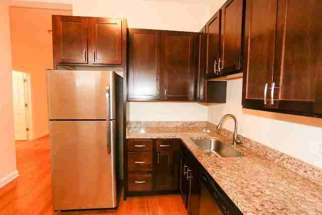 1756 W Montrose Ave #1 - Photo 4 of 21