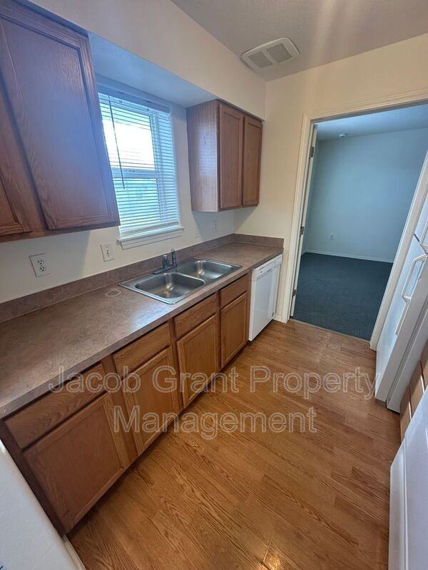 1378 Curlew Dr #162 - Photo 3 of 10