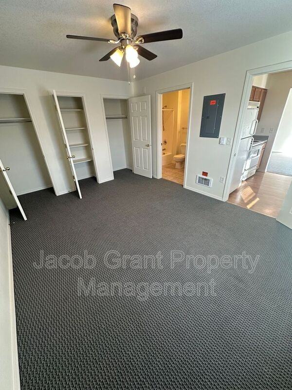 1378 Curlew Dr #162 - Photo 5 of 10