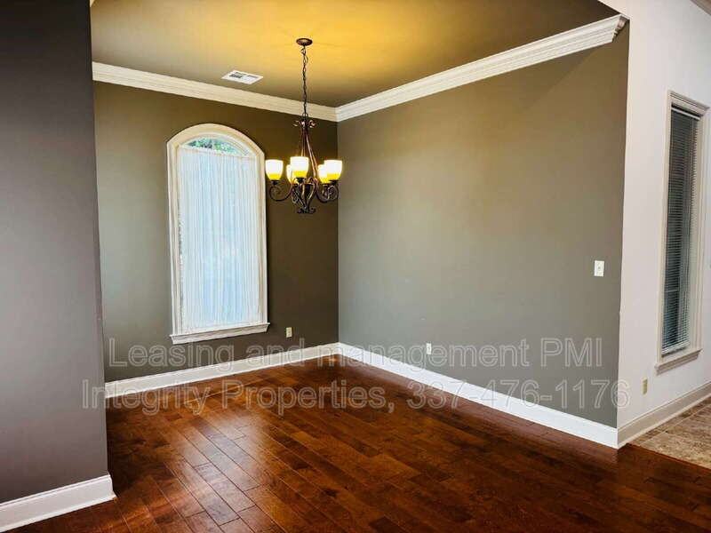 106 Shadow Springs Dr - Photo 4 of 19