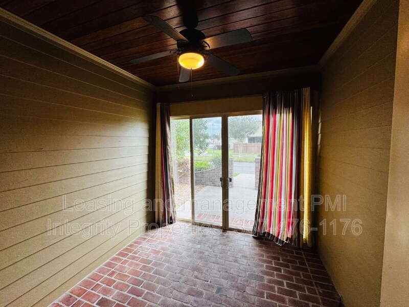 106 Shadow Springs Dr - Photo 7 of 19