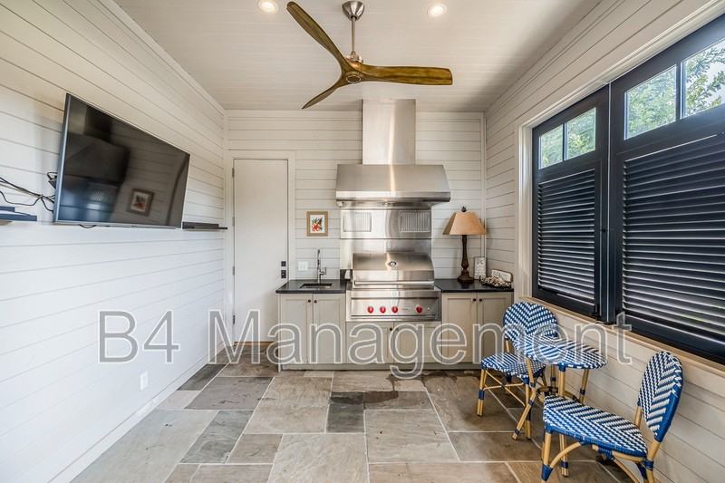 103 Alester Sq - Photo 5 of 38