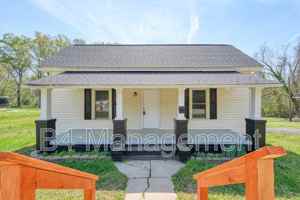 featured image of 467 W Peachtree St