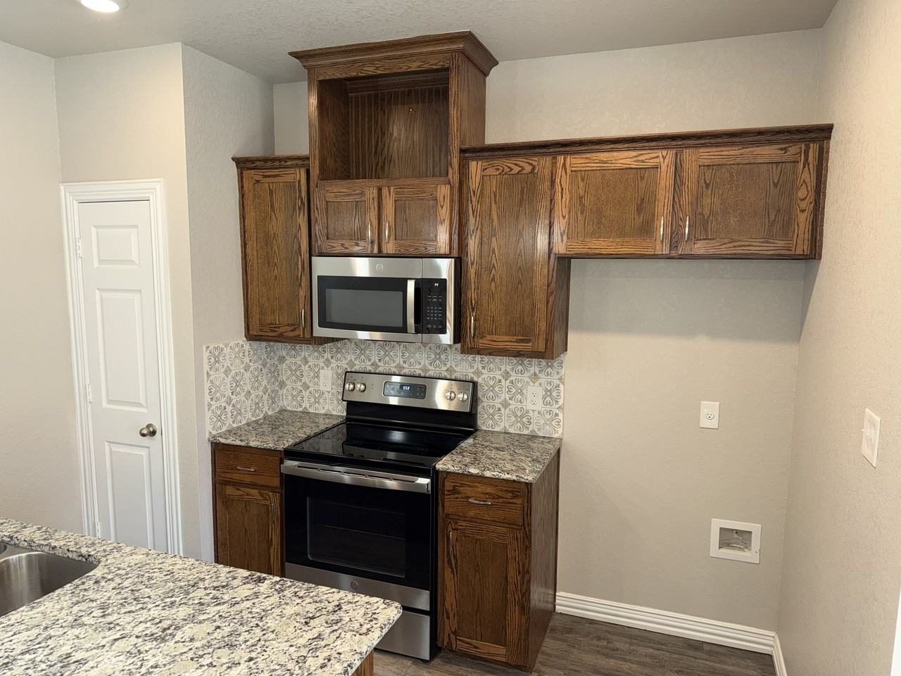 3114 Fenway Circle - Photo 3 of 13