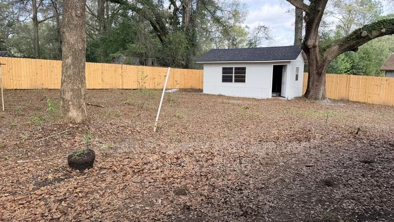 1305 Diane Ct - Photo 2 of 2