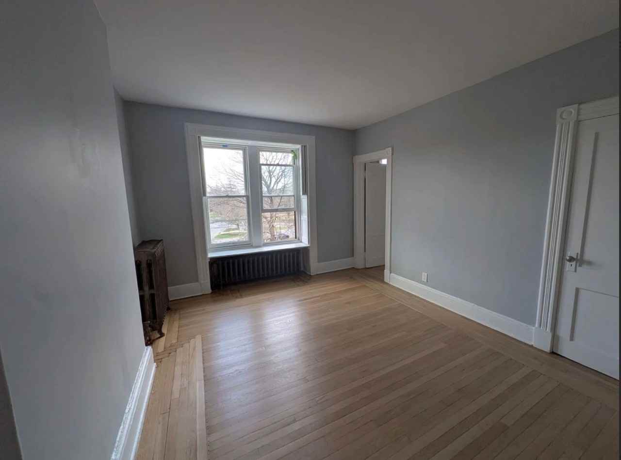 Renovated Apartment in Prime Center Square – Walk to Washington Park! - Photo 4 of 8