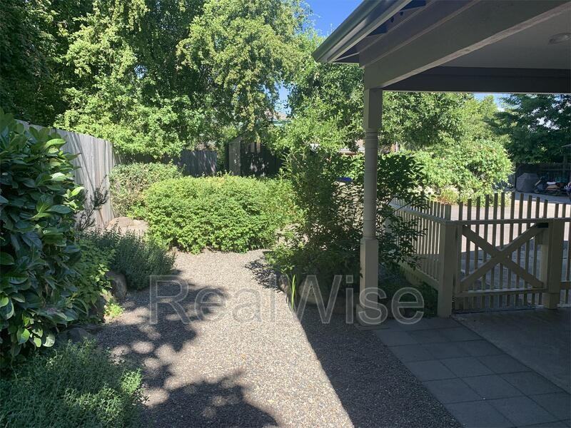 263 6th St - Photo 4 of 19