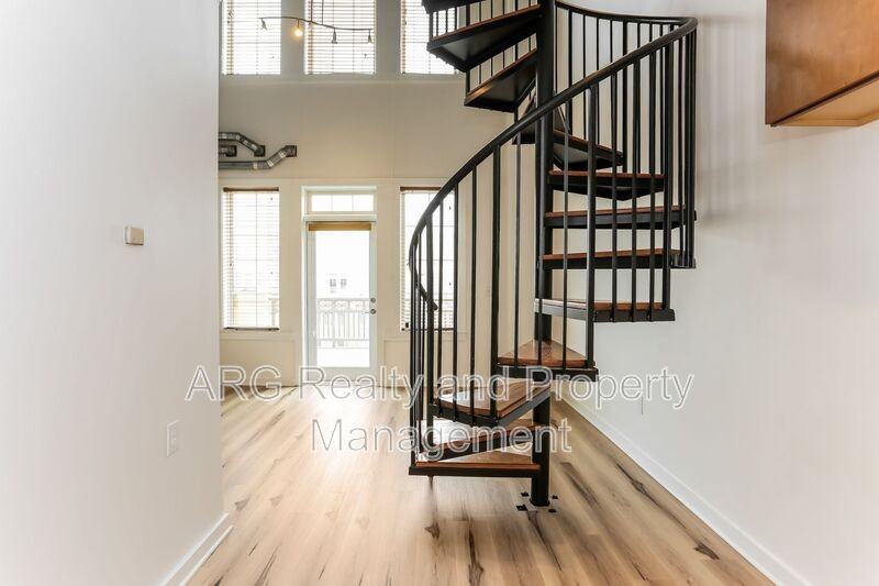 265 18th St Nw #2432 - Photo 3 of 15