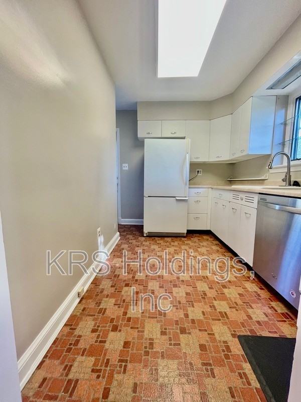 2911 Linden Ln - Photo 2 of 19