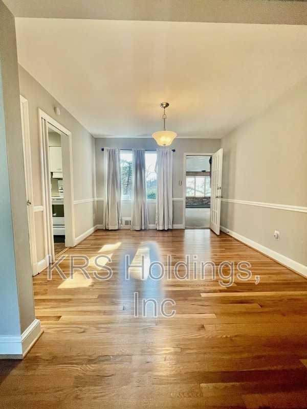 2911 Linden Ln - Photo 7 of 19