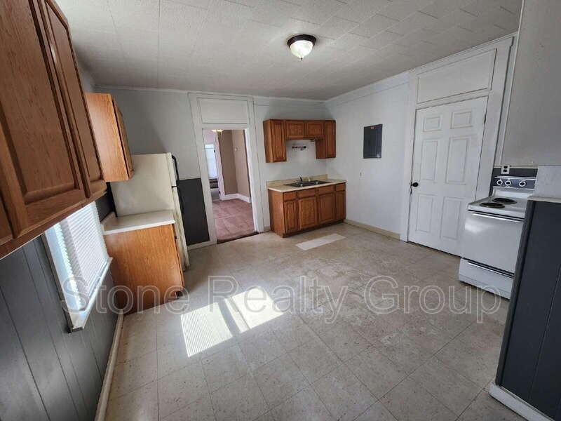 1436 S 4th St - Photo 3 of 9