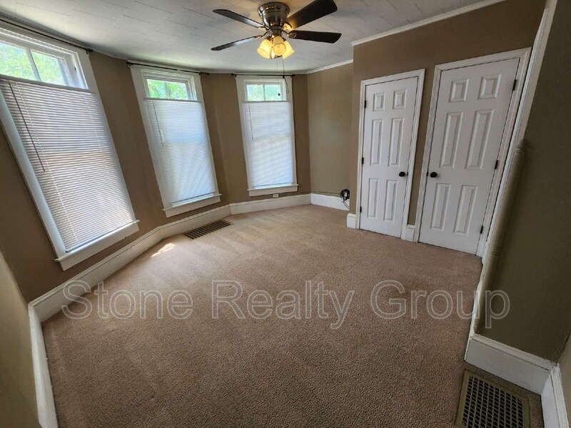 1436 S 4th St - Photo 4 of 9