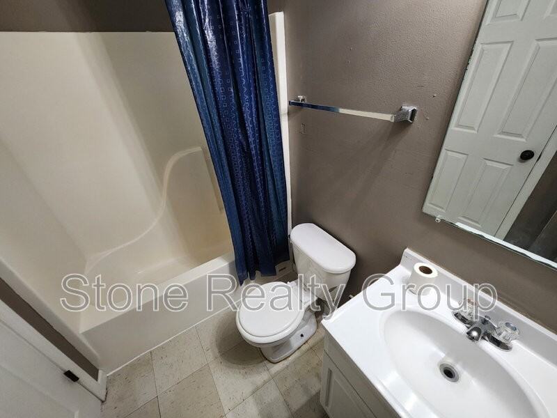 1436 S 4th St - Photo 5 of 9