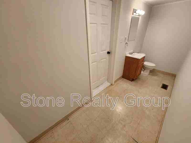 1436 S 4th St - Photo 6 of 9