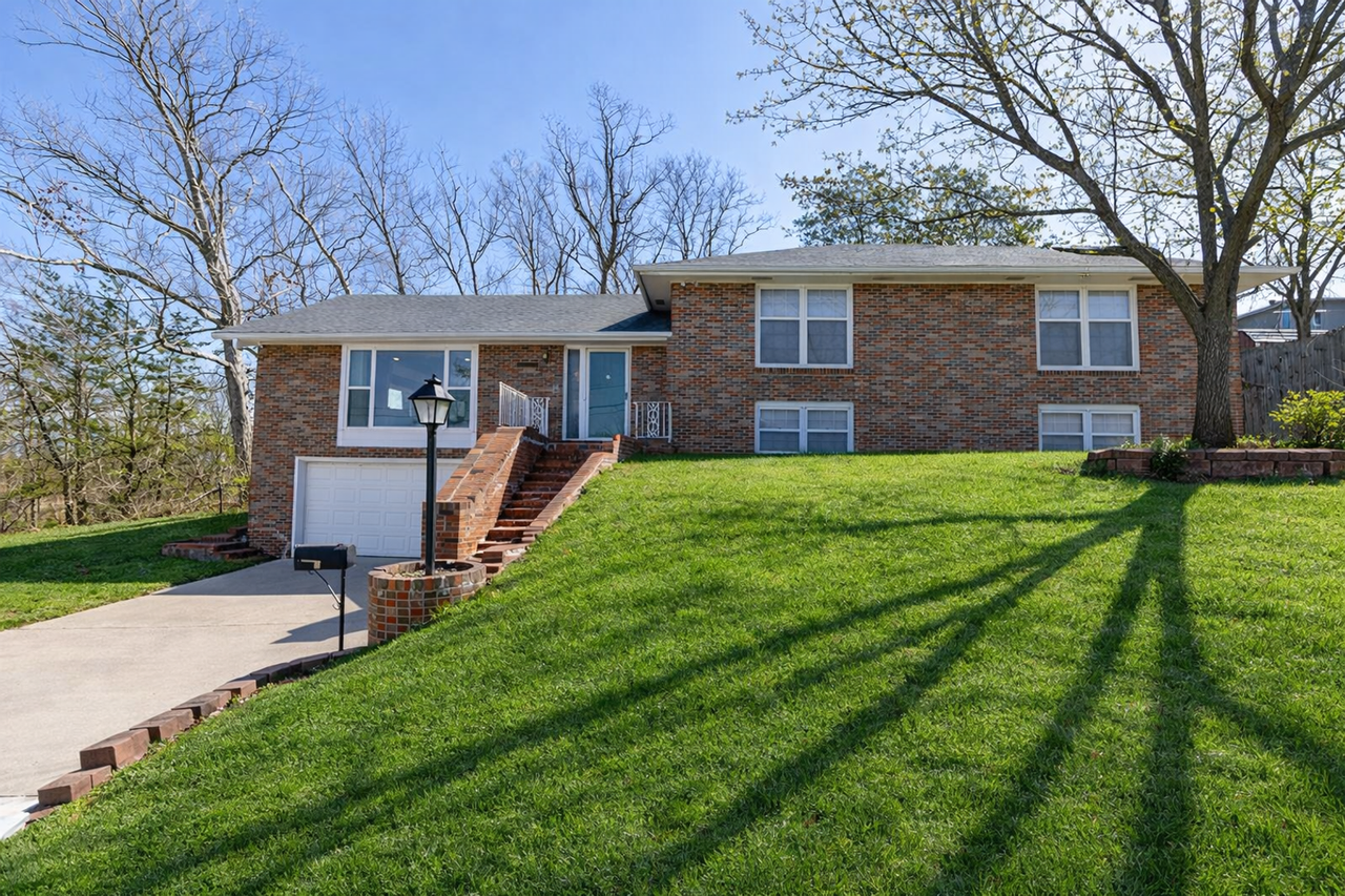 2500 Bluff Blvd - Photo 4 of 50