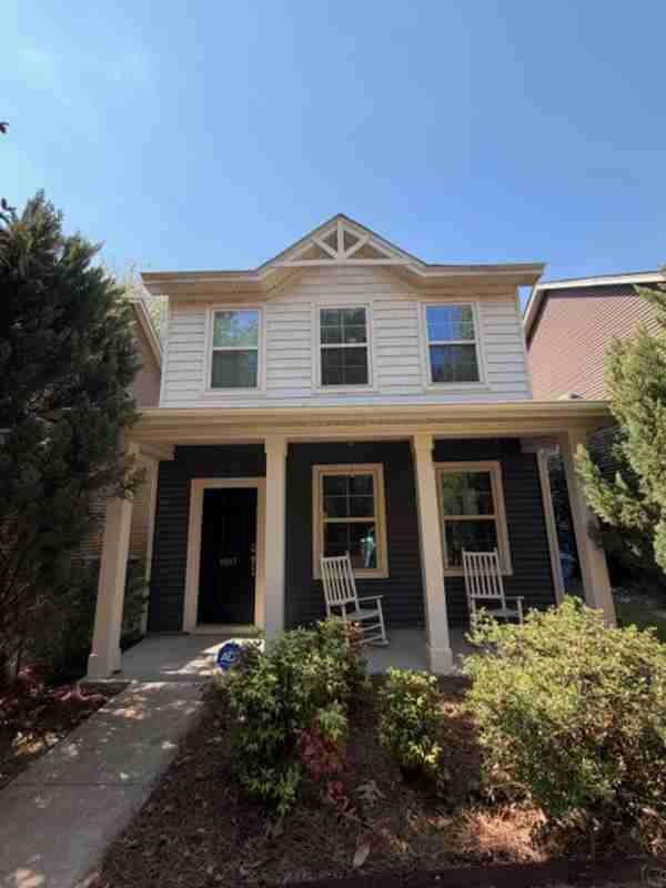 1017 Drake St - Photo 2 of 25