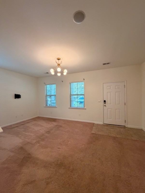 1017 Drake St - Photo 4 of 25