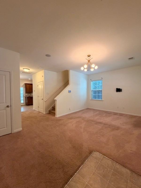 1017 Drake St - Photo 5 of 25