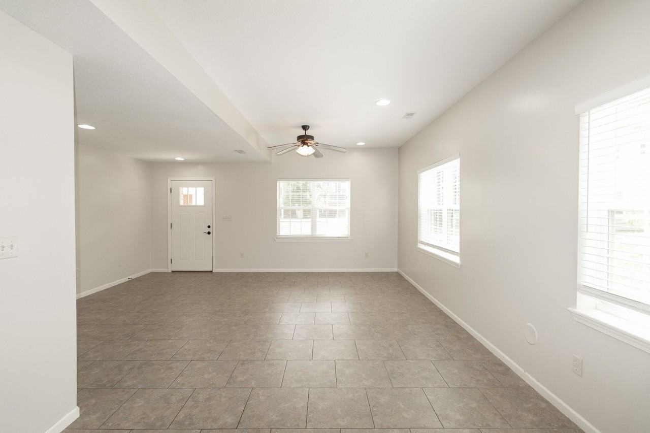 1339 W Broadway - Photo 2 of 24