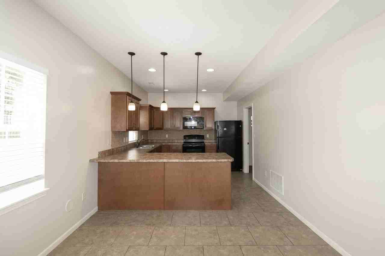 1339 W Broadway - Photo 4 of 24