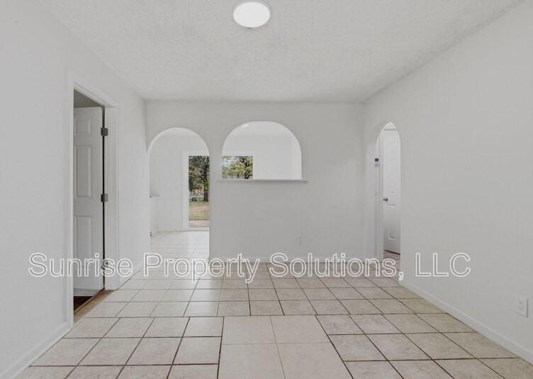 9301 Ne Sherwell Dr - Photo 4 of 22