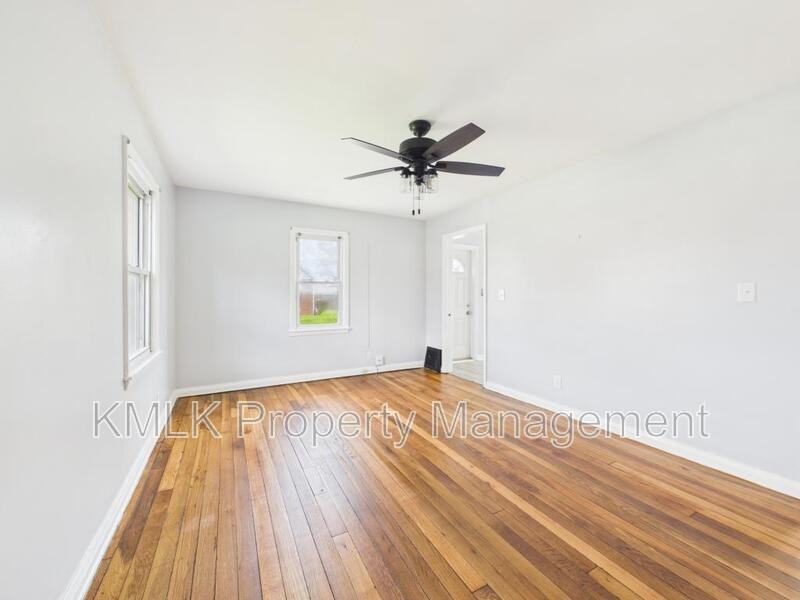 1078 Lindsay Ave - Photo 4 of 30