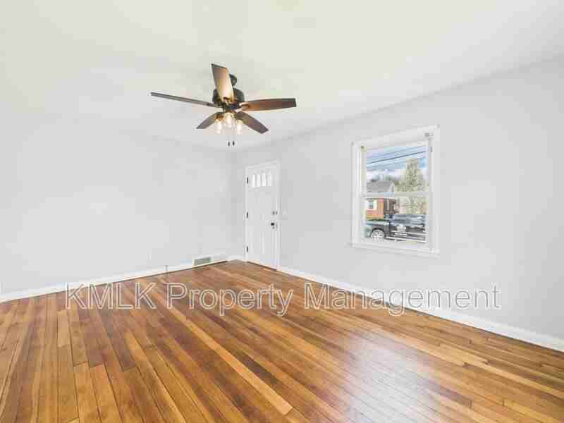 1078 Lindsay Ave - Photo 5 of 30