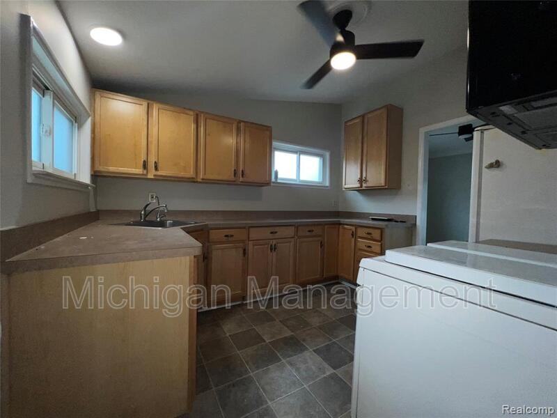 32028 Maine St - Photo 6 of 26